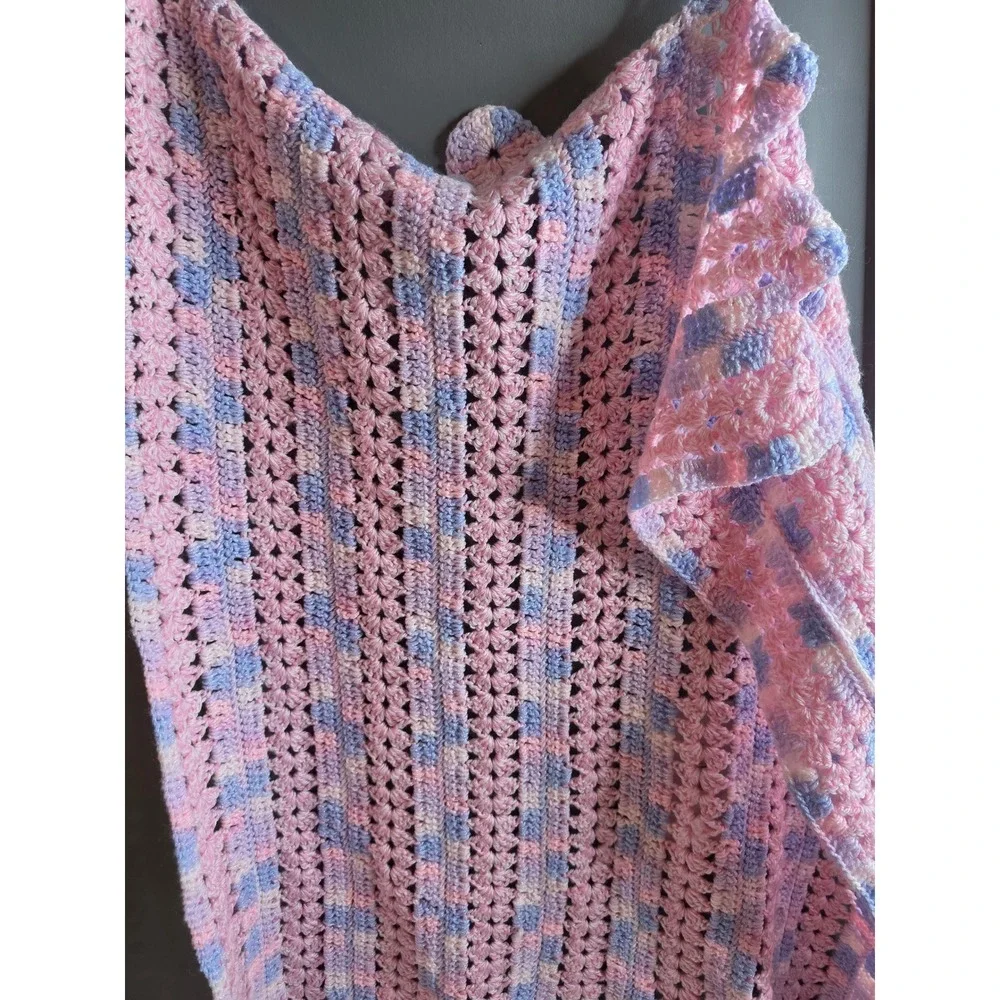 Handmade Crochet Baby Blanket Pink Purple Variegated Scalloped Edge 34x34